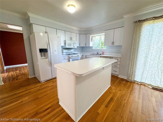Building Photo - 2867 Woodmont Dr W