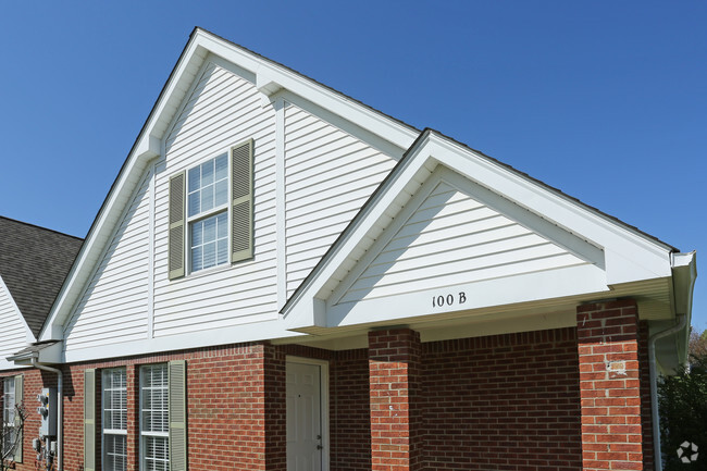 Building Photo - Vaughan Village Apartments