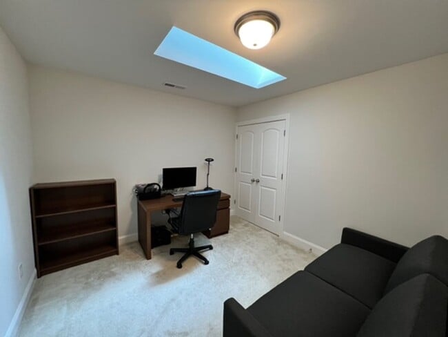 Building Photo - Jonestown Road Area