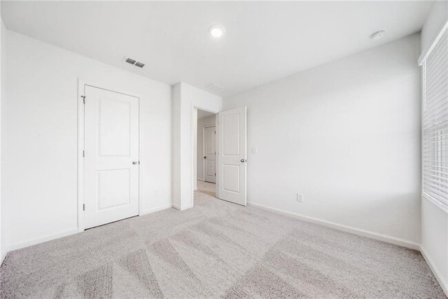 Building Photo - 104 Saginaw Ct