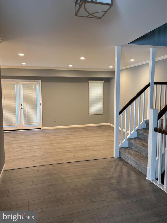 Building Photo - 87 Amity Dr