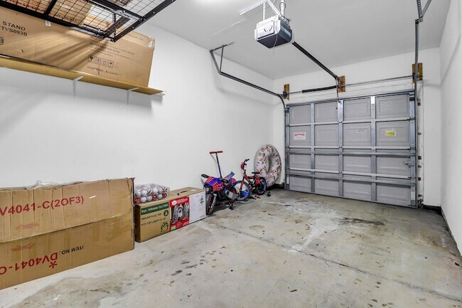 Building Photo - 165 Grand Oaks Dr