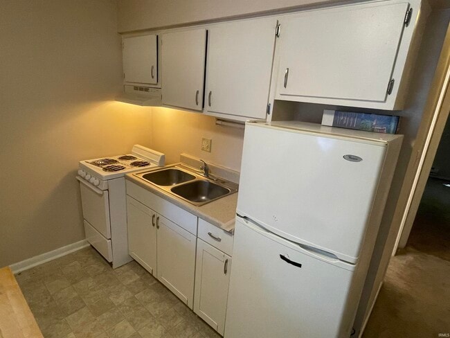 Building Photo - 1005 N Rogers St