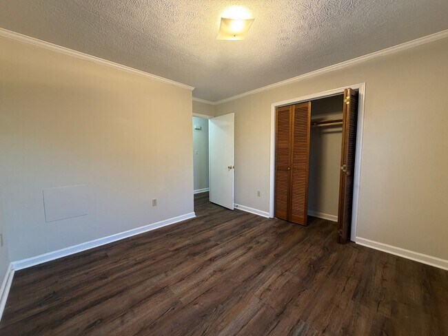 Building Photo - 4063-4063 Wynn St