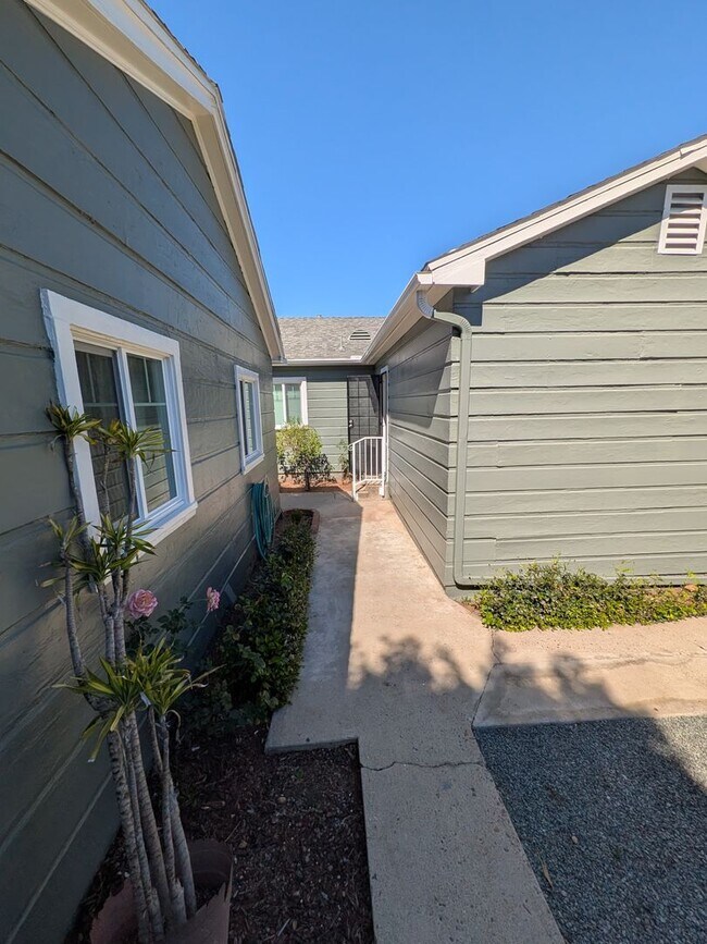 Building Photo - PC - 6673-6675 Amherst