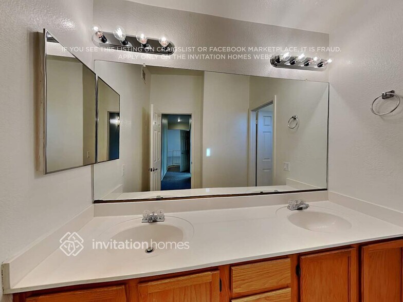 Building Photo - 3519 N 107th Dr