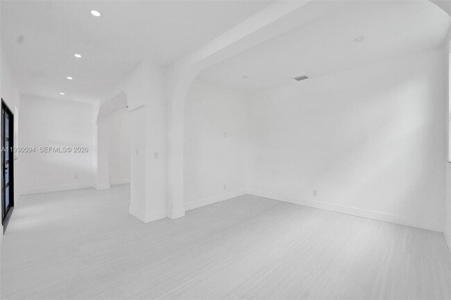 Building Photo - 1430 Michigan Ave