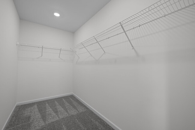 Building Photo - 1349 Underbrush Dr
