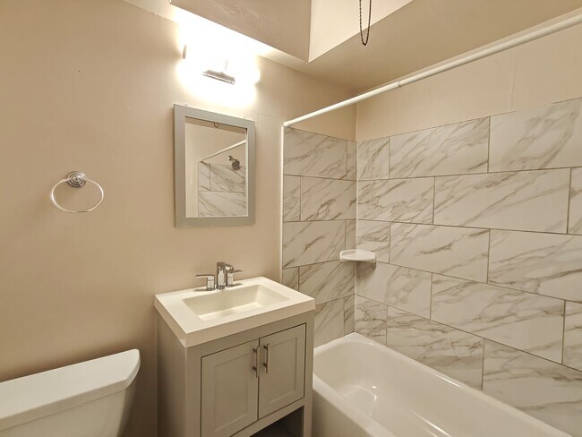 Building Photo - 6752 Blakemore St