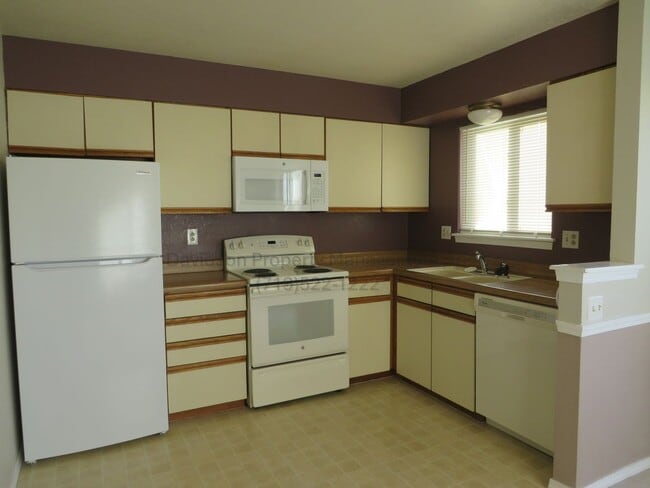 Building Photo - 8013 Lexington Park Dr