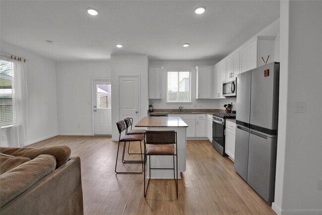 Building Photo - 234 Pine cavern dr