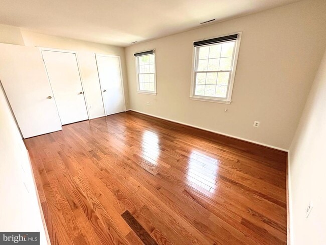 Building Photo - 208 Commons Dr NW