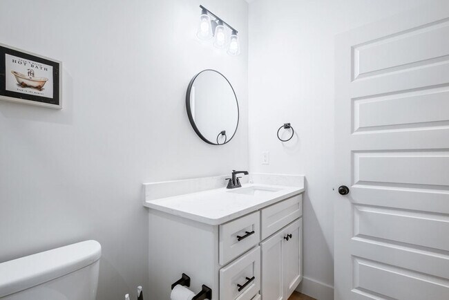 Building Photo - 238 Oleander Dr