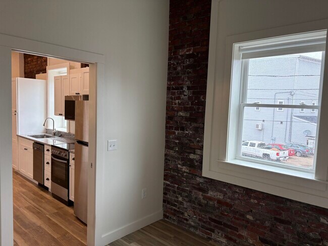 Building Photo - 22 S Main St