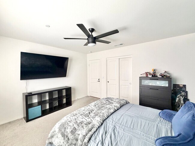Building Photo - Spacious Heritage Lake Home with Solar & Main-Level Primary Suite