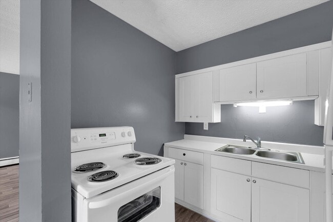 Building Photo - 421 Poplar Level Ct