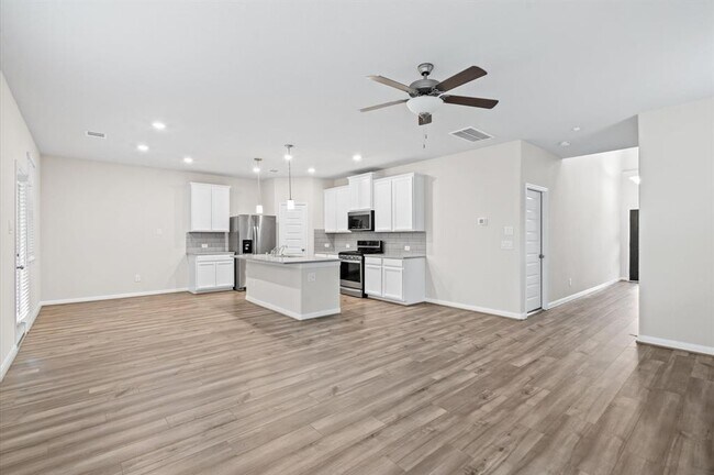 Building Photo - 7051 Silverleaf Oak St