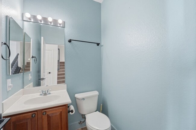 Building Photo - Beautiful 3-bedroom, 2-bathroom residence in the lively city of Mesa, Arizona!