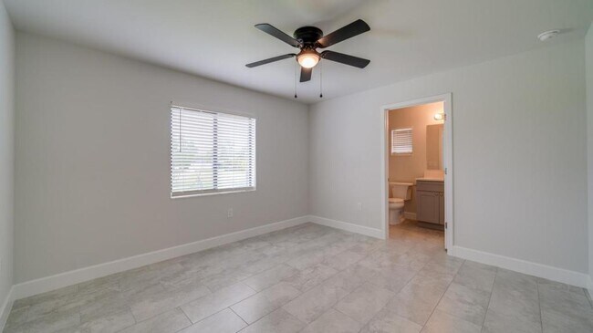 Building Photo - 4606 SW 8th Ct