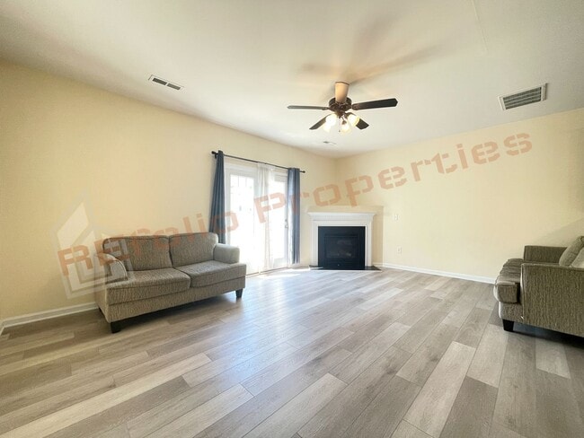 Building Photo - 1304 Cozart St