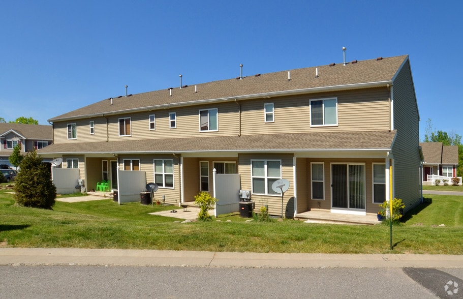 King's Crossing - Kings Crossing Townhomes