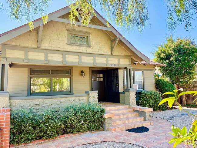 Primary Photo - 2130 W 29th Pl