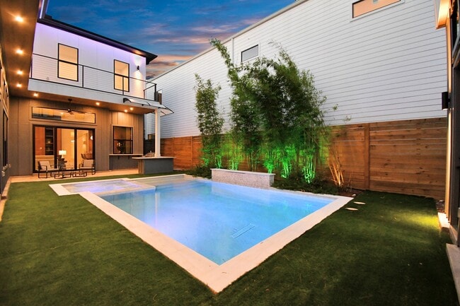 Building Photo - 5414 John Dreaper Dr