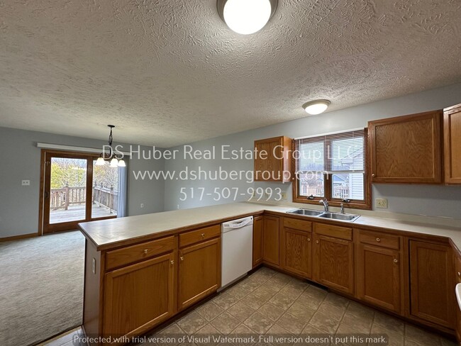 Building Photo - 4 Bed! 3 Bath! A Spacious Home Rent Ready ...