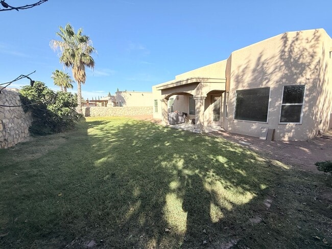 Building Photo - 5703 Ireland Dr