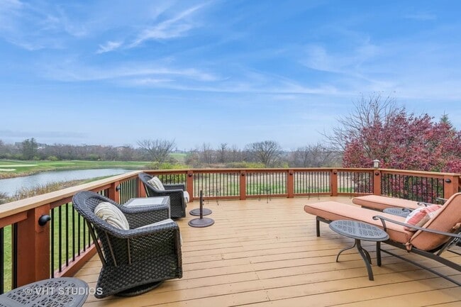 Building Photo - 22 Doral Dr