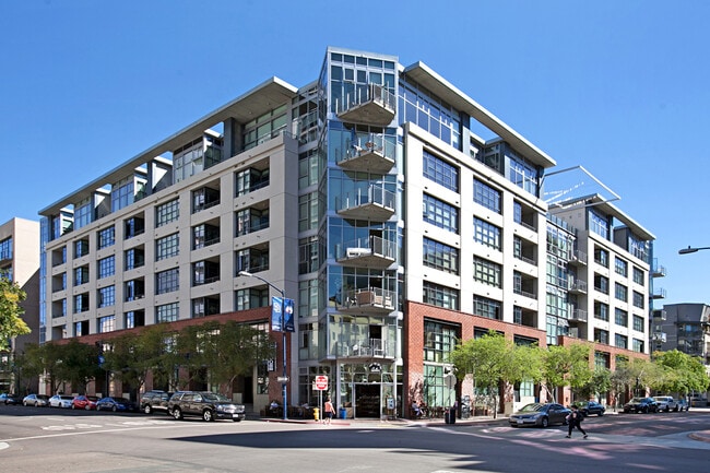 Building Photo - BRAND NEW FLOORS! Spacious 2 Bedroom 2 Bathroom at M2i in Downtown San Diego