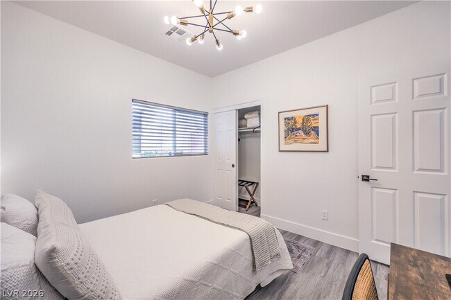 Building Photo - 10762 Flame Vine Ct