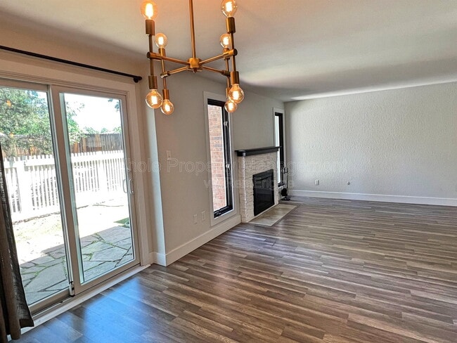 Building Photo - 3032 S Macon Cir