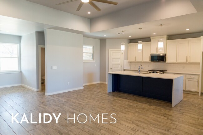 Building Photo - 306 Kirks Holw