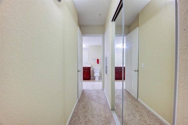 Building Photo - 7575 Kirby Dr