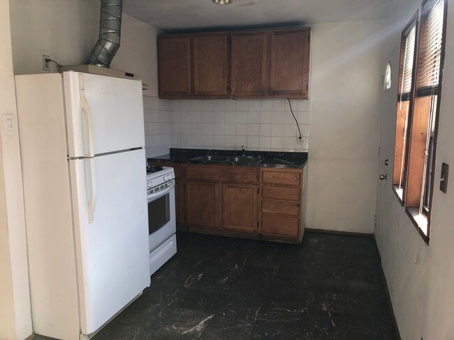 kitchen - 8624 Olin St