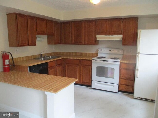 Building Photo - 5844 Rock Forest Ct