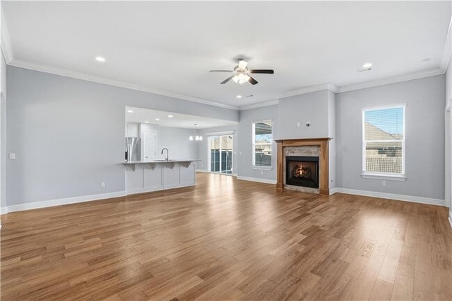 Building Photo - 2007 W Gilligan Ave