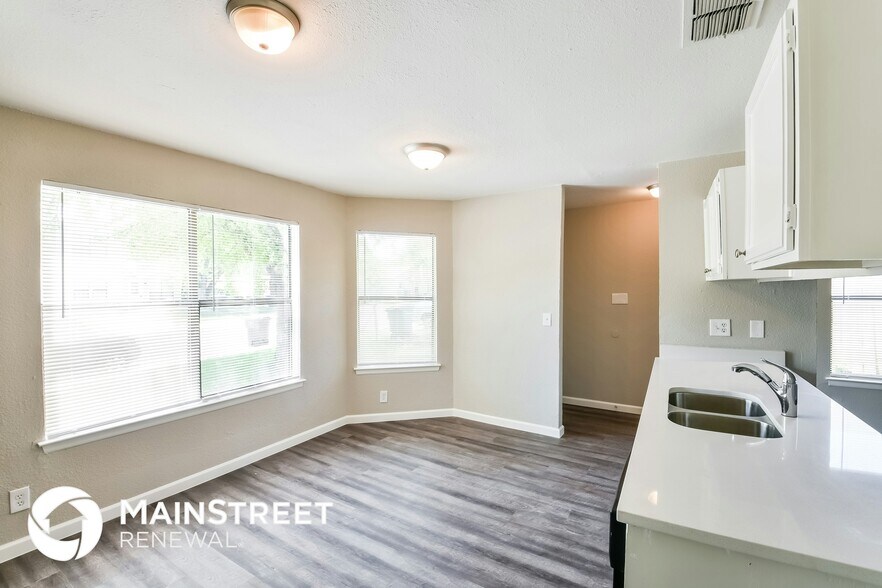 Building Photo - 4082 Sunrise Pass