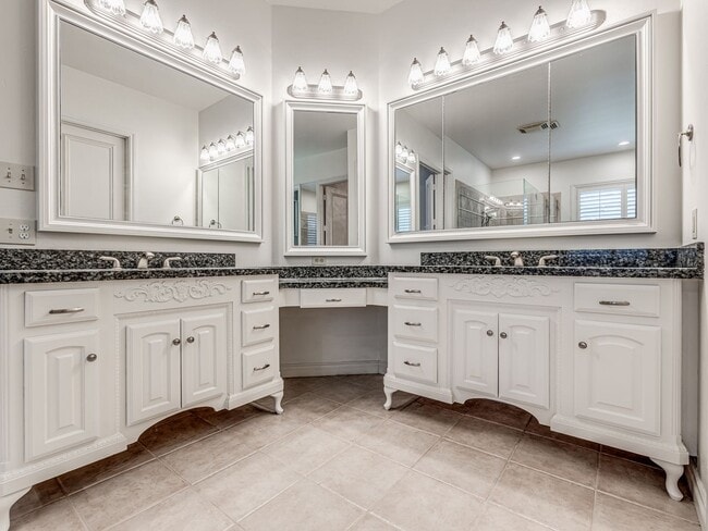 Building Photo - Stunning Luxury Home in East Edmond with a Pool/Jacuzzi + Woody Creek Addition + Theater Room+/5 ...