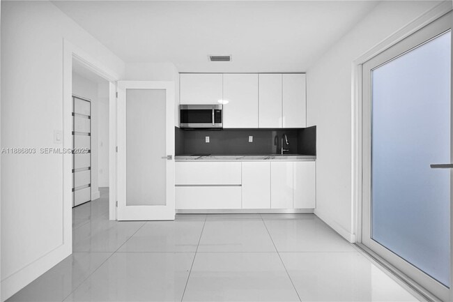 Building Photo - 13284 SW 39th St