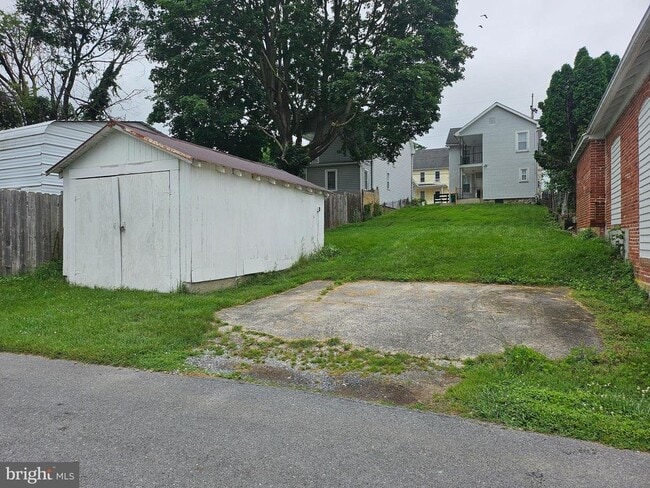 Building Photo - 258 Ringgold St