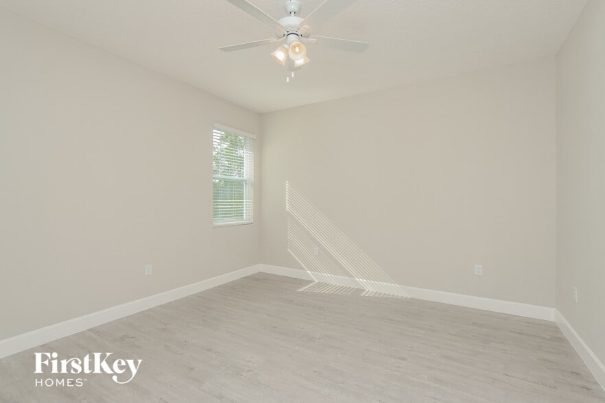 Building Photo - 542 Reading St SE