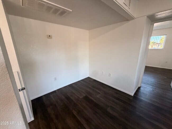 Building Photo - 6802 W Glendale Ave