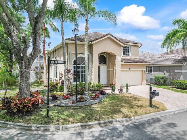 Building Photo - 1008 NW 116th Ave