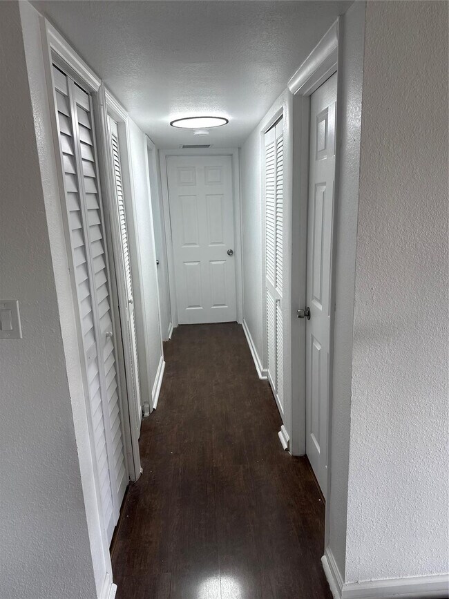 Building Photo - 2862 NW 55th Ave