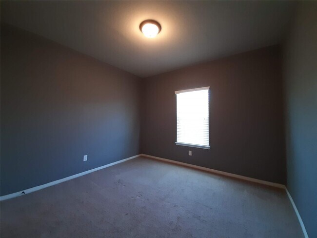 Building Photo - 23322 E Pine Ivy Ln