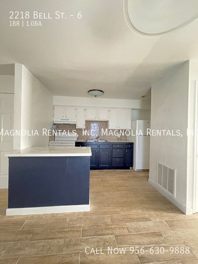 Building Photo - 2218 Bell St