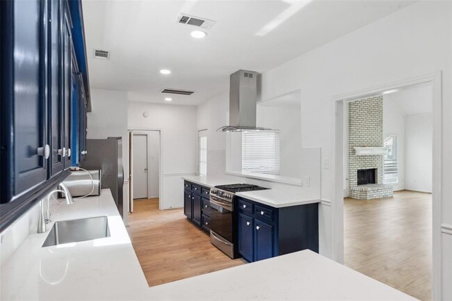 Building Photo - 12431 Pegasus Dr