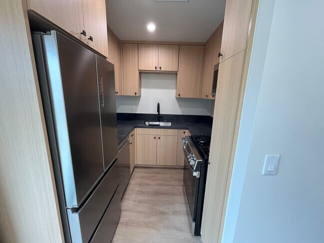 Building Photo - Newly Remodeled 2 Bed 1 Bath Unit in PB